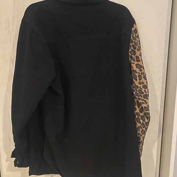 Shacket - Picture 2 of 2